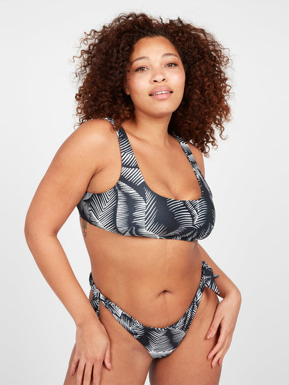 Stay Or Leaf Scoop Plus Size Bikini Top